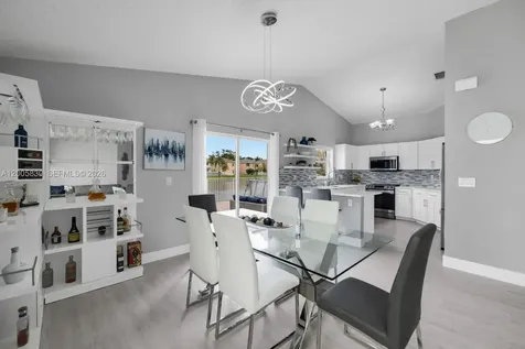 5861 S Sable Circle Margate FL 33063