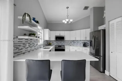 5861 S Sable Circle Margate FL 33063