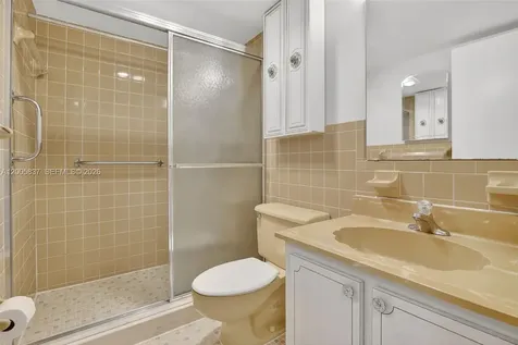3050 NE 16th Avenue Oakland Park FL 33334