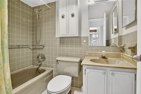 3050 NE 16th Avenue Oakland Park FL 33334