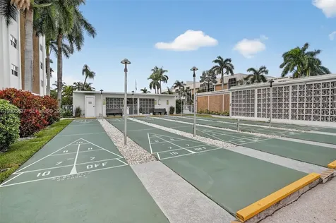 3050 NE 16th Avenue Oakland Park FL 33334