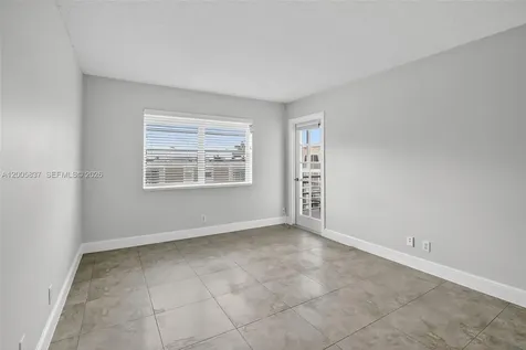 3050 NE 16th Avenue Oakland Park FL 33334