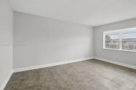 3050 NE 16th Avenue Oakland Park FL 33334