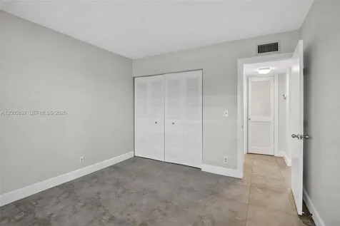 3050 NE 16th Avenue Oakland Park FL 33334
