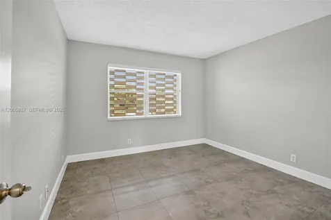 3050 NE 16th Avenue Oakland Park FL 33334