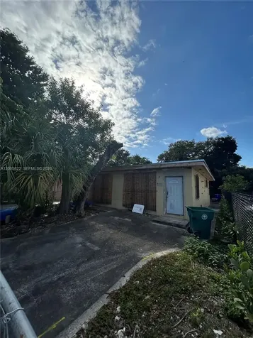 1780 NW 15th Street Miami FL 33125