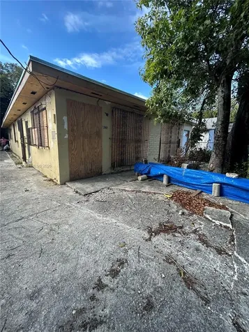 1780 NW 15th Street Miami FL 33125