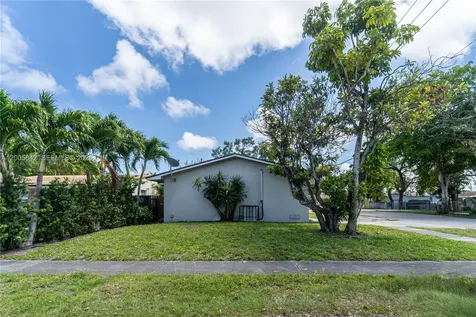 2260 Charleston Street Hollywood FL 33020