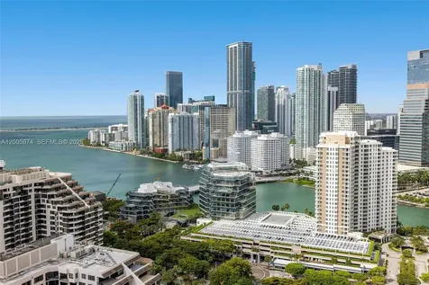 848 Brickell Key Drive Miami FL 33131