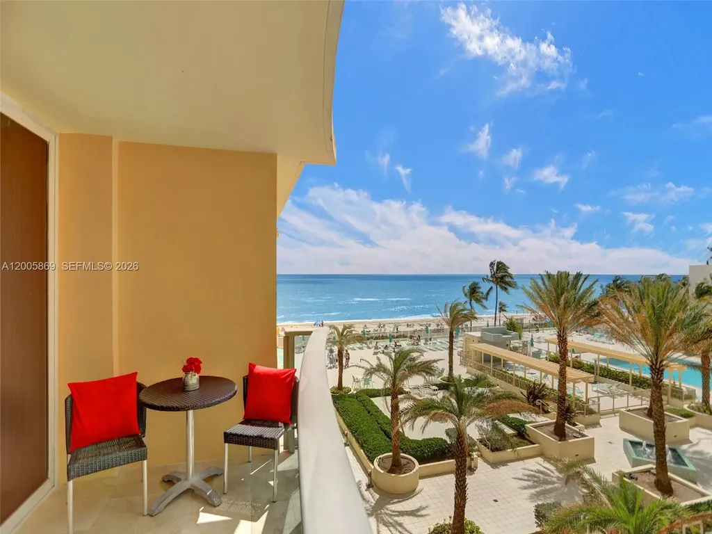 Hollywood FL 33019