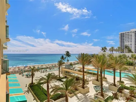Hollywood FL 33019