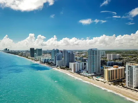 Hollywood FL 33019
