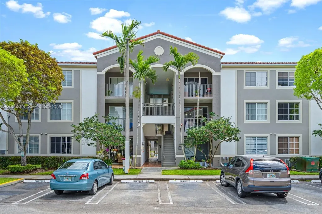6841 SW 44th Street Miami FL 33155