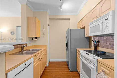 6841 SW 44th Street Miami FL 33155