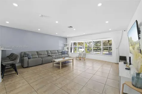 3460 N 46th Avenue Hollywood FL 33021