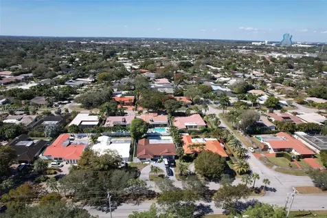 3460 N 46th Avenue Hollywood FL 33021