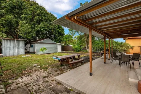 367 E 46th Street Hialeah FL 33013