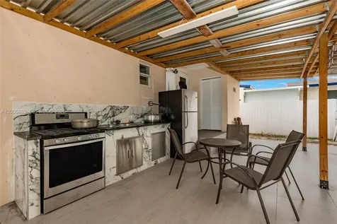 367 E 46th Street Hialeah FL 33013