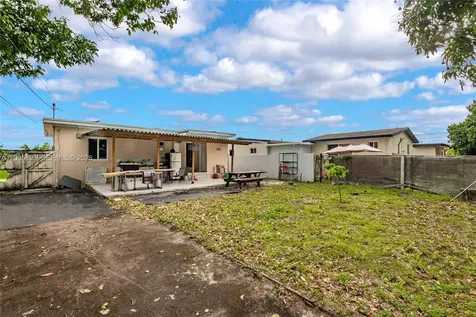367 E 46th Street Hialeah FL 33013