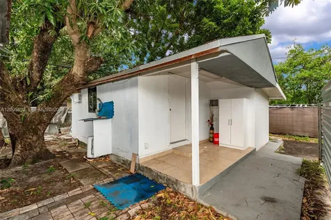 367 E 46th Street Hialeah FL 33013