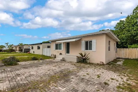 367 E 46th Street Hialeah FL 33013