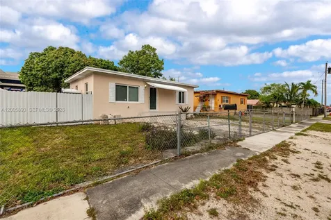 367 E 46th Street Hialeah FL 33013