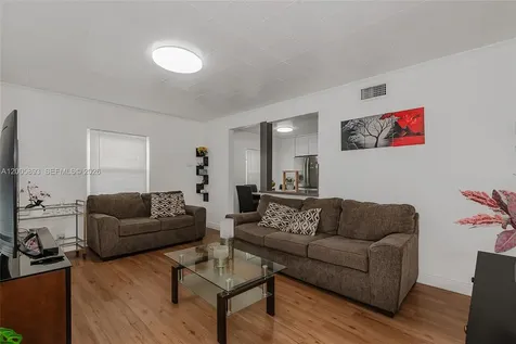 367 E 46th Street Hialeah FL 33013