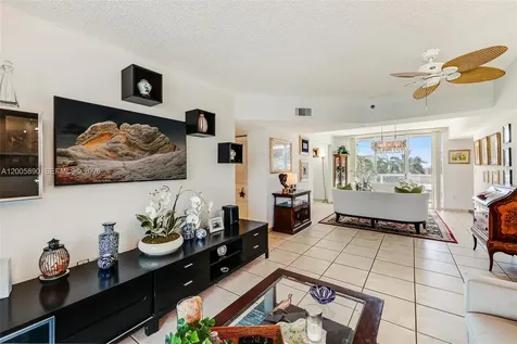 5900 Collins Avenue Miami Beach FL 33140