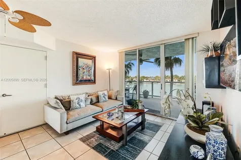 5900 Collins Avenue Miami Beach FL 33140