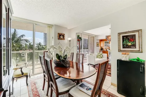 5900 Collins Avenue Miami Beach FL 33140