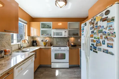 5900 Collins Avenue Miami Beach FL 33140