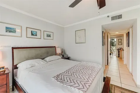 5900 Collins Avenue Miami Beach FL 33140