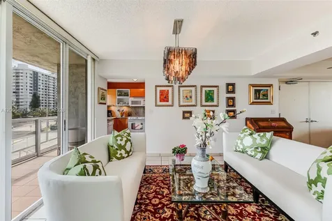 5900 Collins Avenue Miami Beach FL 33140