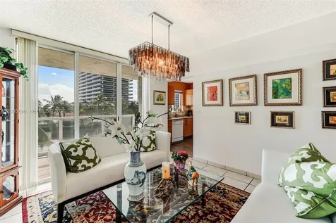 5900 Collins Avenue Miami Beach FL 33140