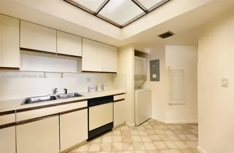 520 Brickell Key Drive Miami FL 33131