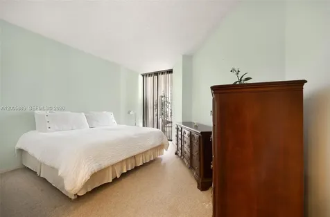 520 Brickell Key Drive Miami FL 33131