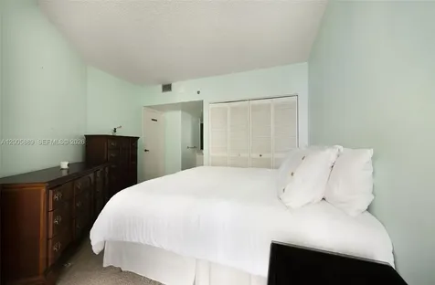 520 Brickell Key Drive Miami FL 33131