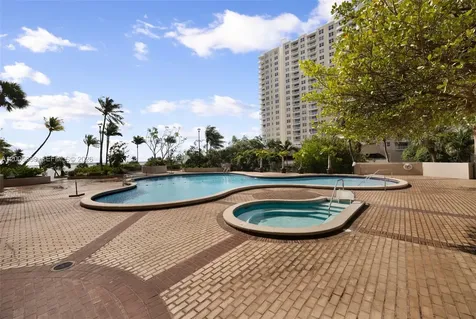 520 Brickell Key Drive Miami FL 33131