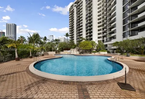 520 Brickell Key Drive Miami FL 33131