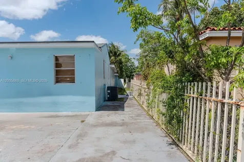 141 E 16th Street Hialeah FL 33010