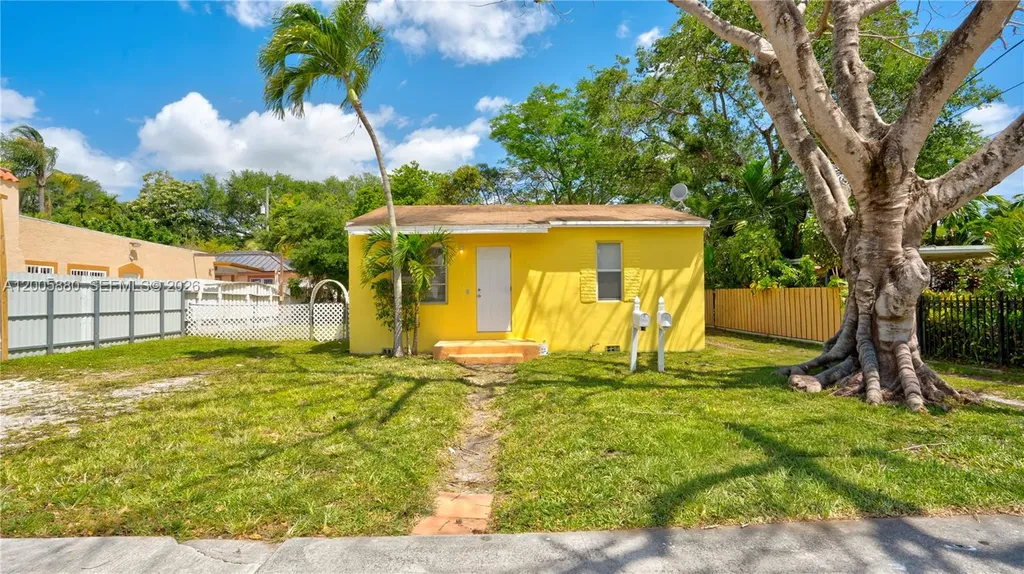 1085 NE 128th Street North Miami FL 33161