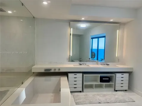 18555 Collins Avenue Sunny Isles Beach FL 33160