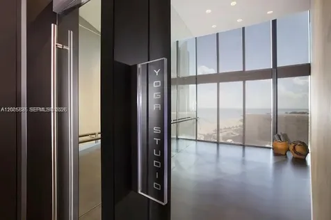 18555 Collins Avenue Sunny Isles Beach FL 33160