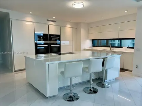 18555 Collins Avenue Sunny Isles Beach FL 33160