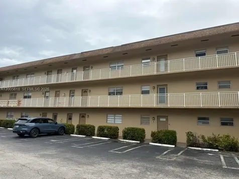 5041 W Oakland Park Boulevard Lauderdale Lakes FL 33313