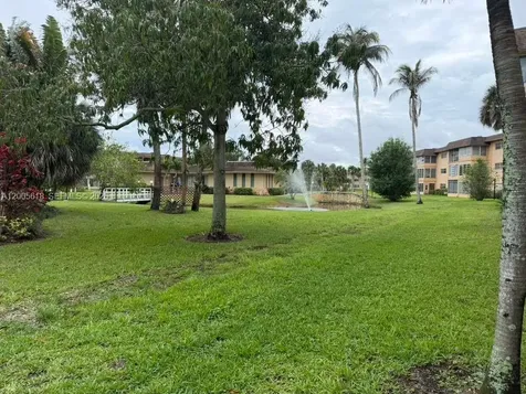 5041 W Oakland Park Boulevard Lauderdale Lakes FL 33313