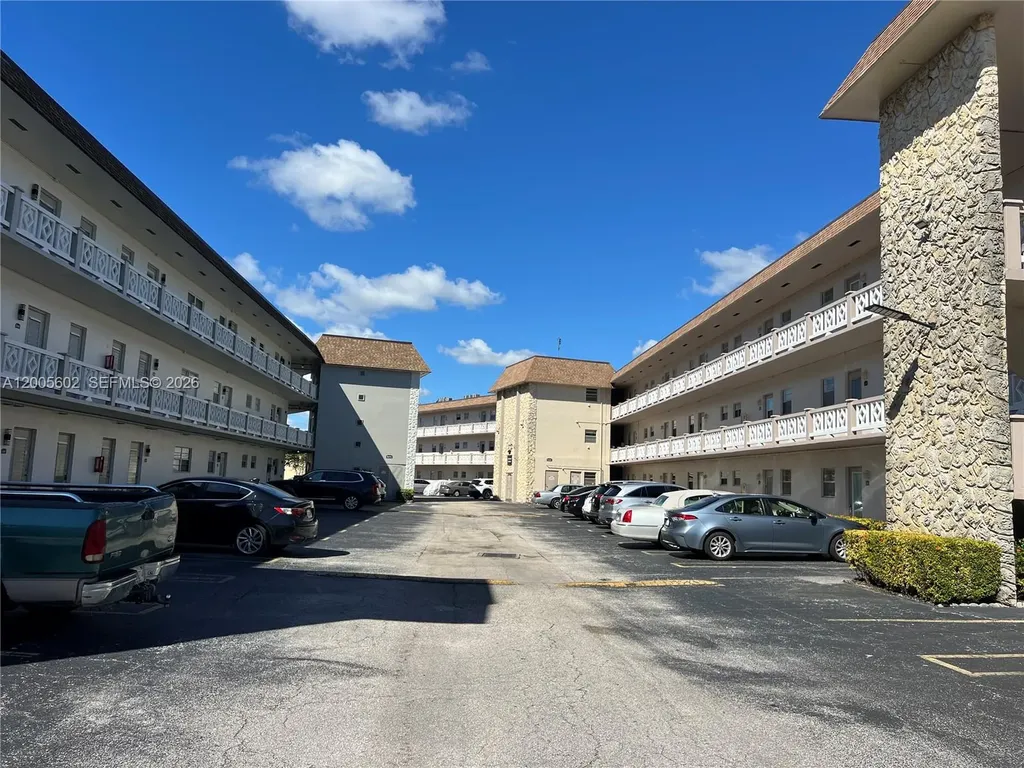 5181 W Oakland Park Boulevard Lauderdale Lakes FL 33313