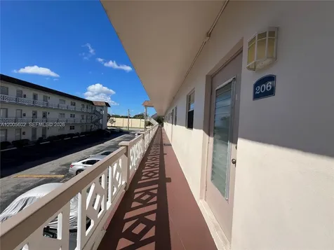 5181 W Oakland Park Boulevard Lauderdale Lakes FL 33313