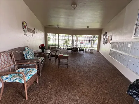 5181 W Oakland Park Boulevard Lauderdale Lakes FL 33313