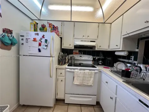5181 W Oakland Park Boulevard Lauderdale Lakes FL 33313
